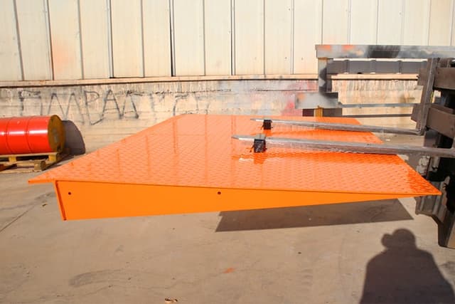 Mobiele oprijramp voor containers en transport