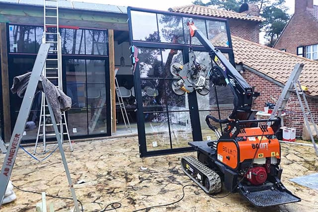 BG Lift M060 flexibel hijswerk BG Lift M060 minihijskraan voor compact en flexibel hijswerk