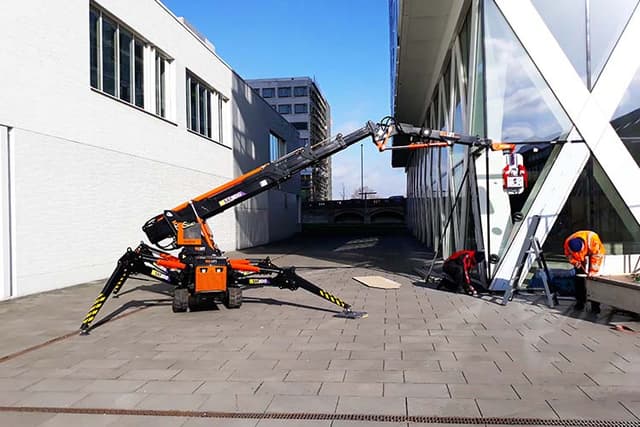 BG Lift M250 minihijskraan BG Lift M250 minihijskraan voor zwaar hijswerk