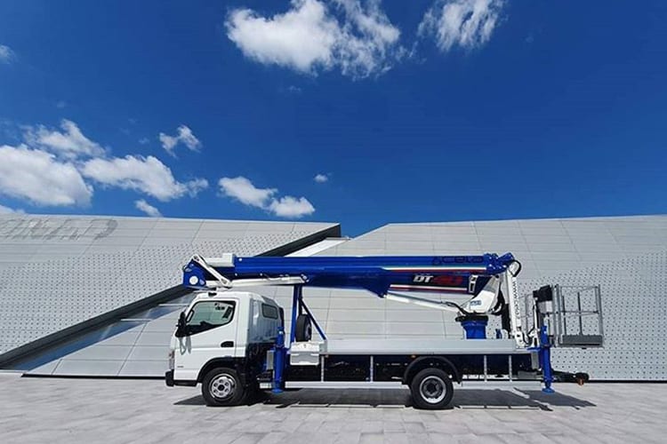 Cela DT Truck 40 mobiele hoogwerker Cela DT Truck 40 mobiele autohoogwerker voor professioneel gebruik